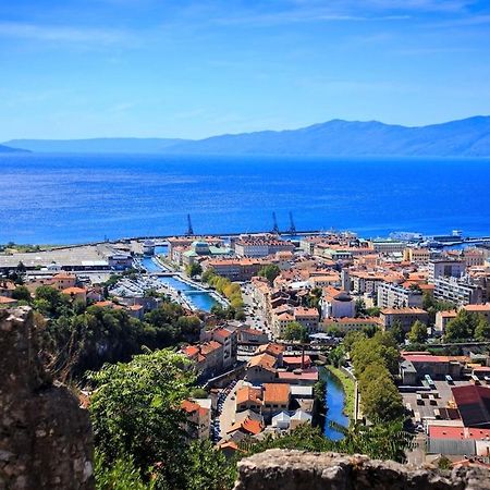 Appartement Apartman Neverin à Rijeka Extérieur photo
