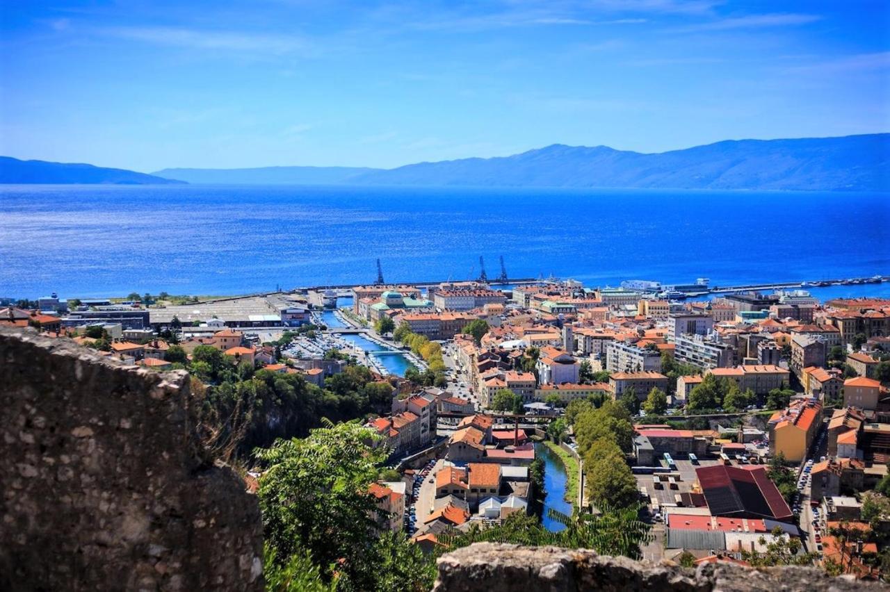 Appartement Apartman Neverin à Rijeka Extérieur photo