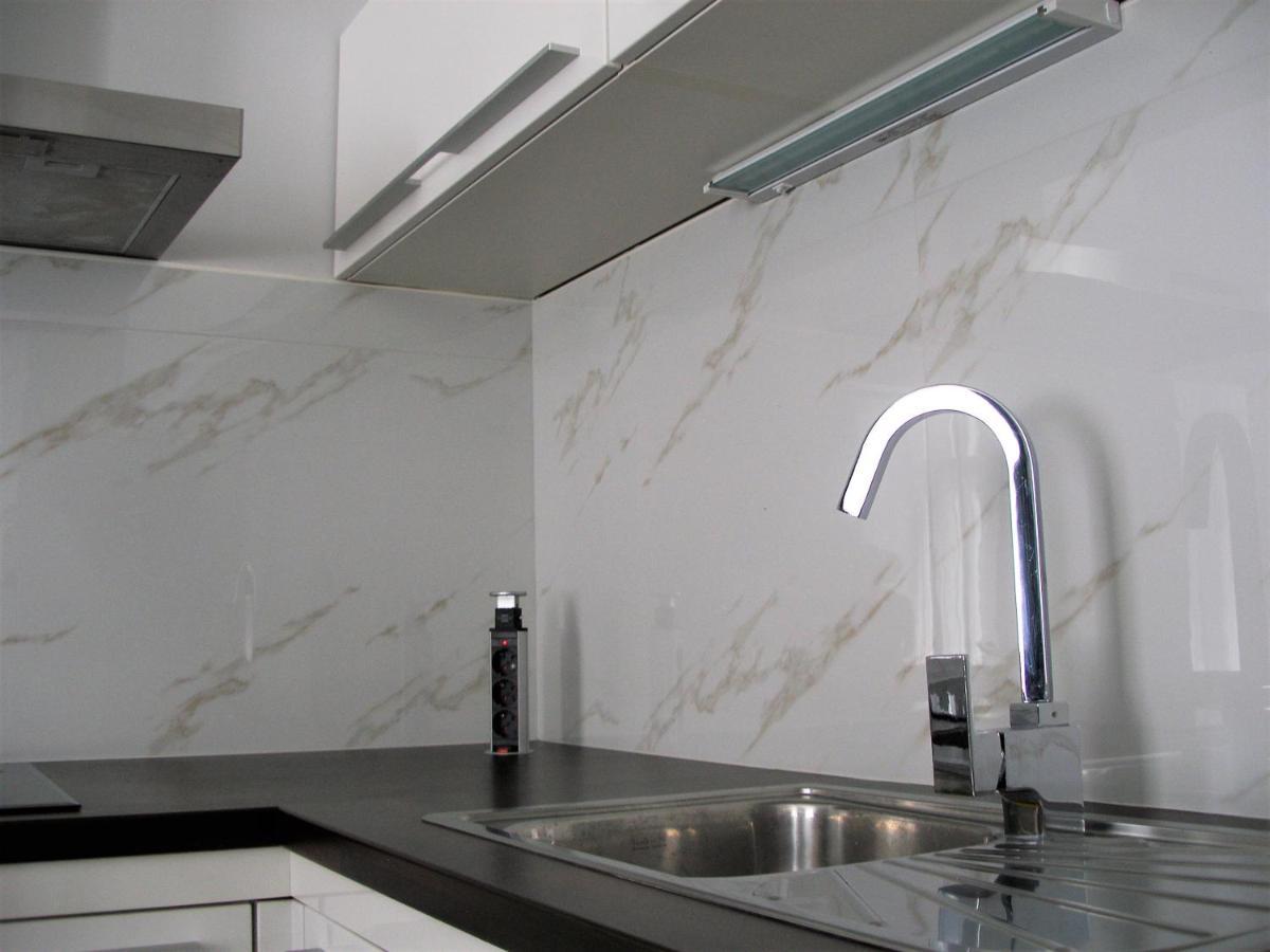 Appartement Apartman Neverin à Rijeka Extérieur photo